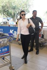 Ameesha Patel snapped at airport on 10th Jan 2016
